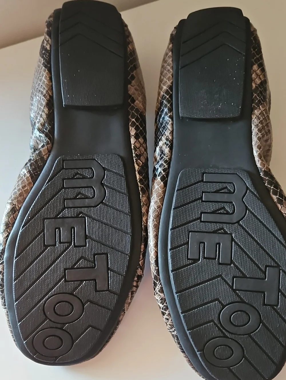 NWOT ME TOO LIMBO SNAKESKIN BALLET FLATS SZ 6.5